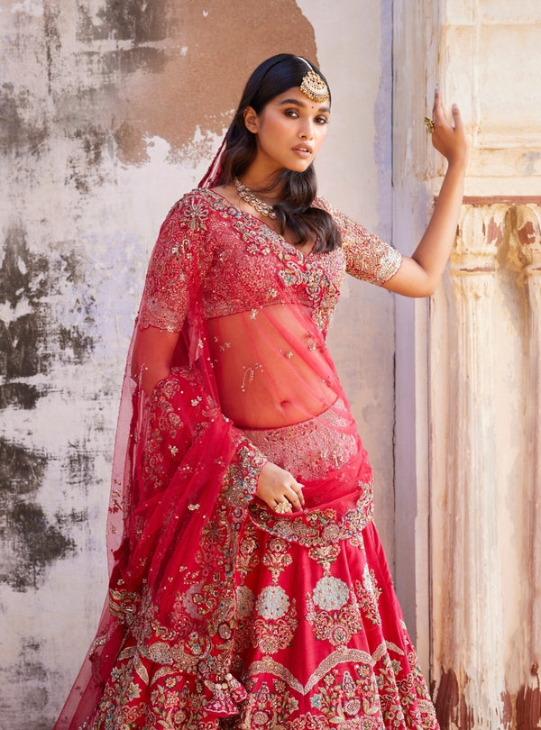 Bridal Lehengas In Red We Can't Get Over | Indian bridal wear red, Red  bridal dress, Latest bridal lehenga
