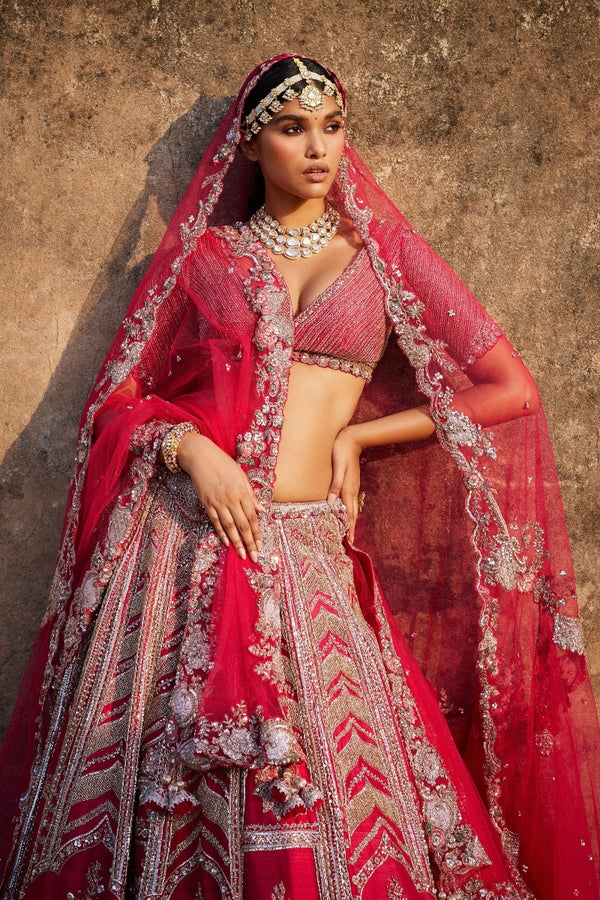 Trendy and unique choli designs to go with your dream lehenga this wedding  season | Times of India