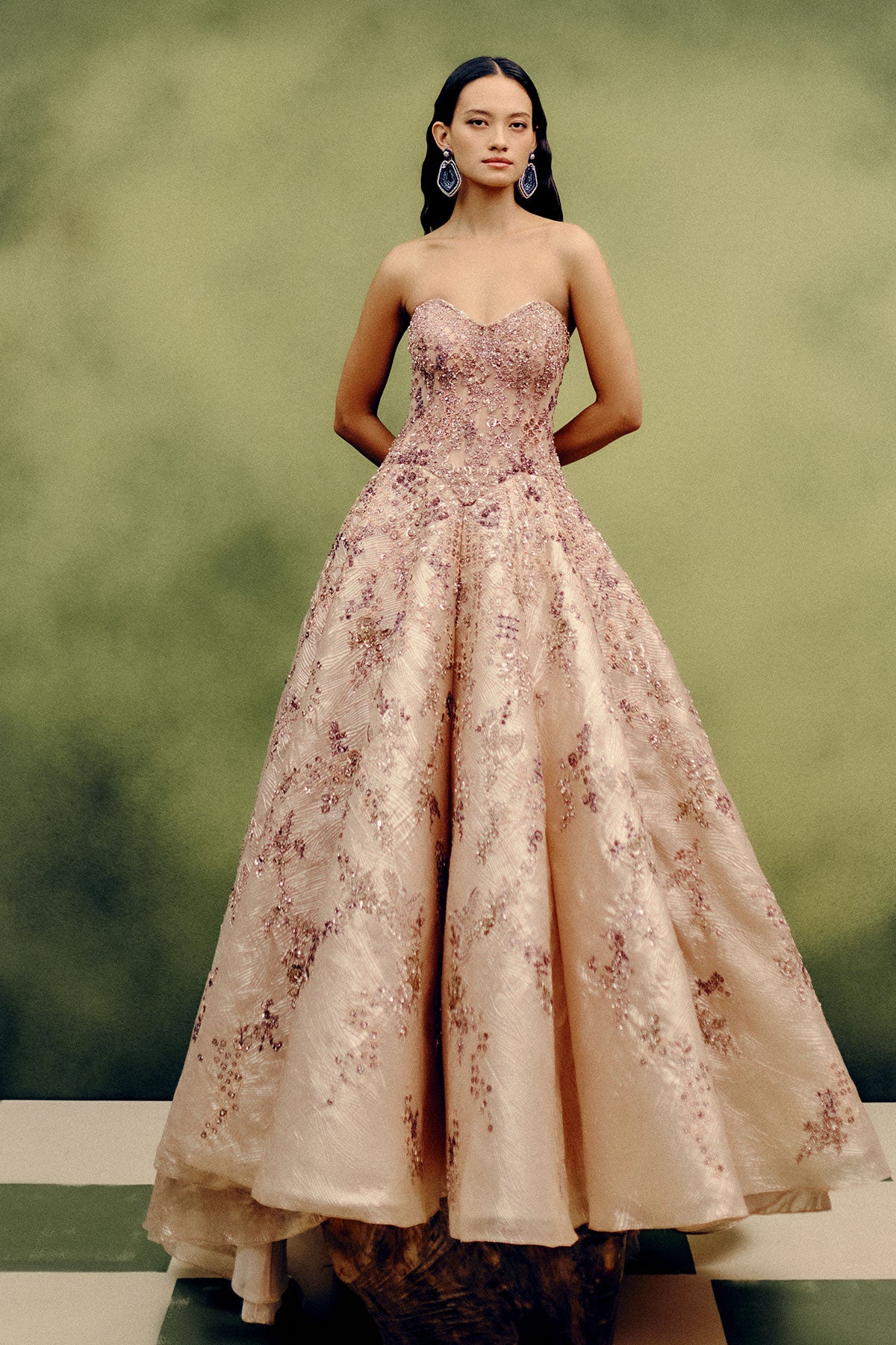 Aurum Éclat Gown
