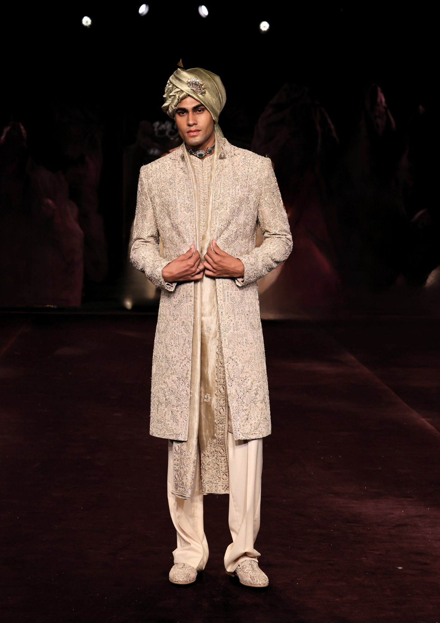 Vayun Sherwani Set