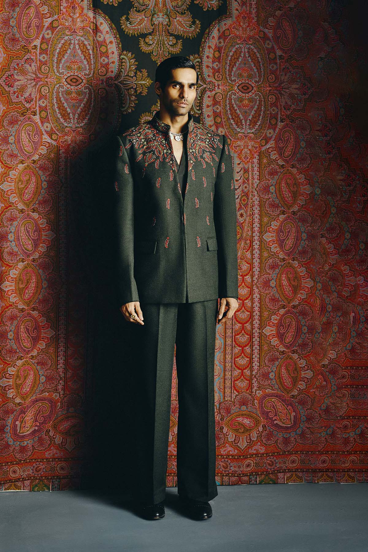 Kashida Obsidian Jacket and Pant set with V- Neck Shirt