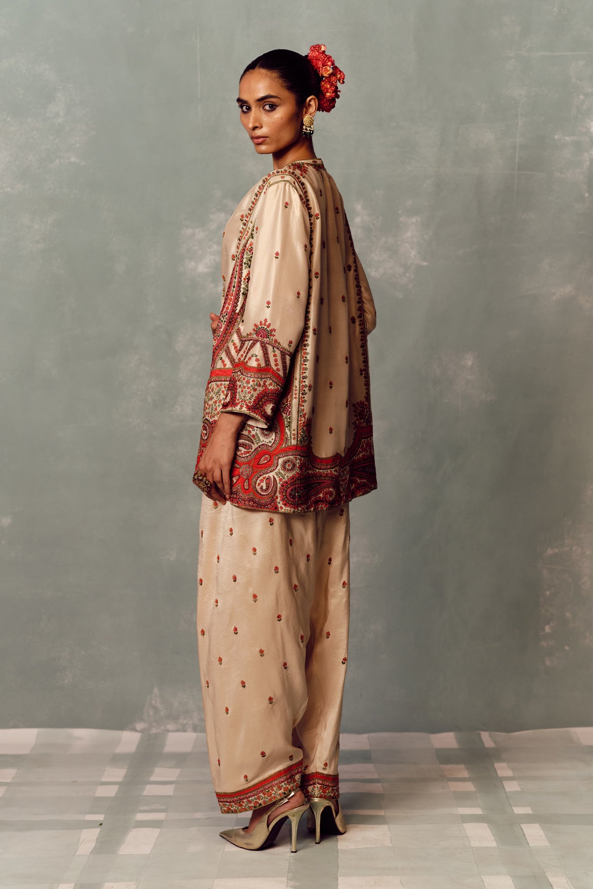 Kashida Lumière KURTA AND SALWAR SET