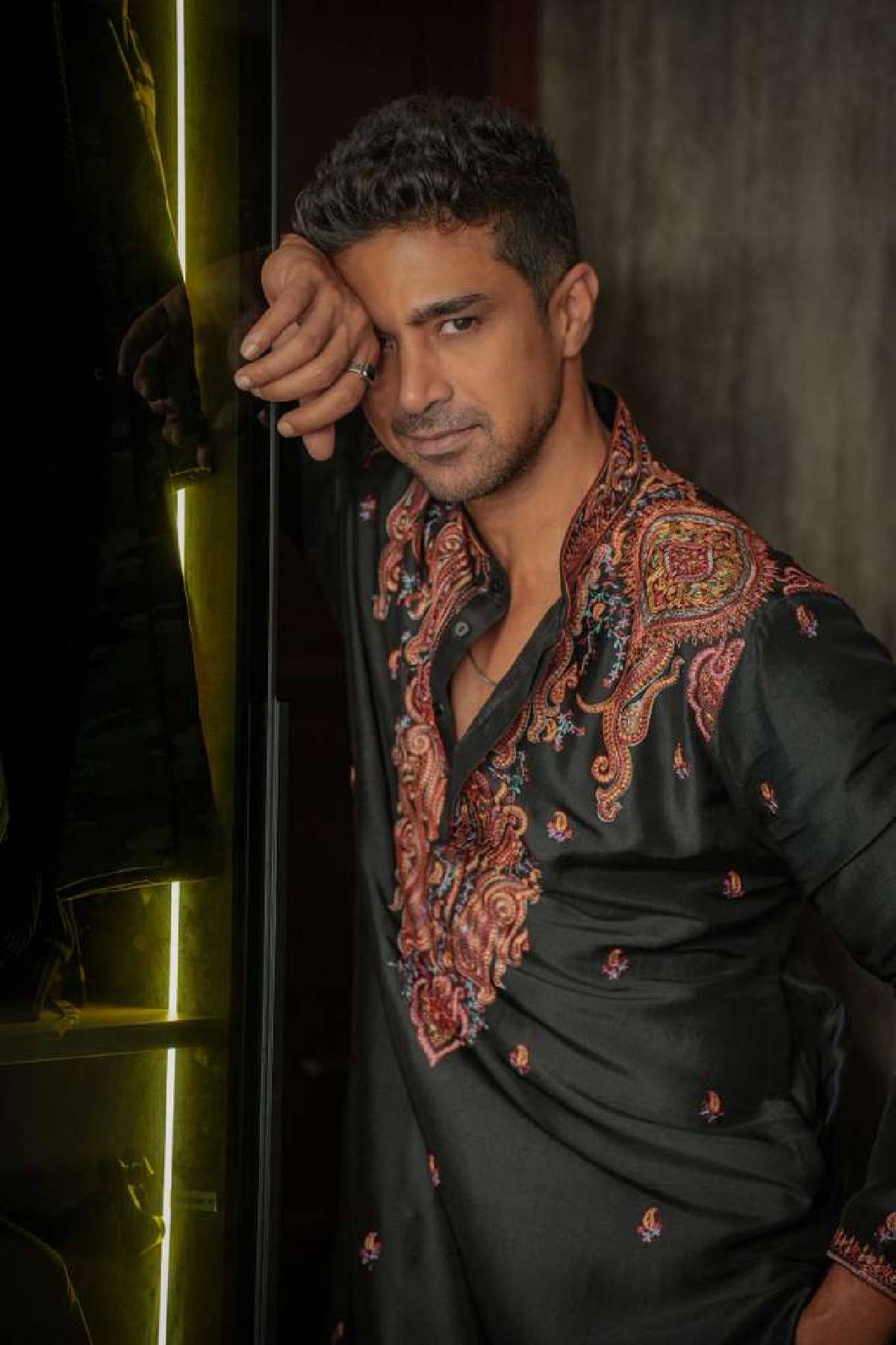 Saqib Saleem in Charcoal Bloom Kurta & Churidaar set