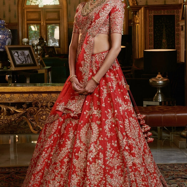 Raw silk Stitched Embroidered Bridal Lehenga On Rent, Size: Large at Rs  15000/piece in Ambala