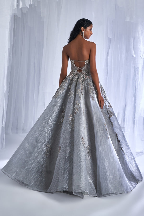 Top 71 Wedding Gowns for BridesToBe That Are Worth Bookmarking   WeddingBazaar