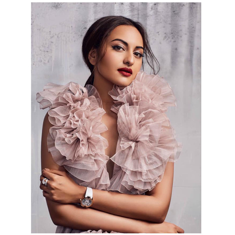 Sonakshi Sinha X Dolly J